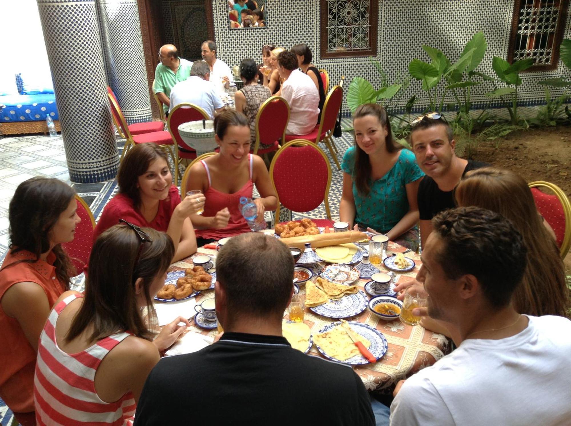 Riad Les Chrifis Navette Aeroport 24 Sur 24 Fez Esterno foto