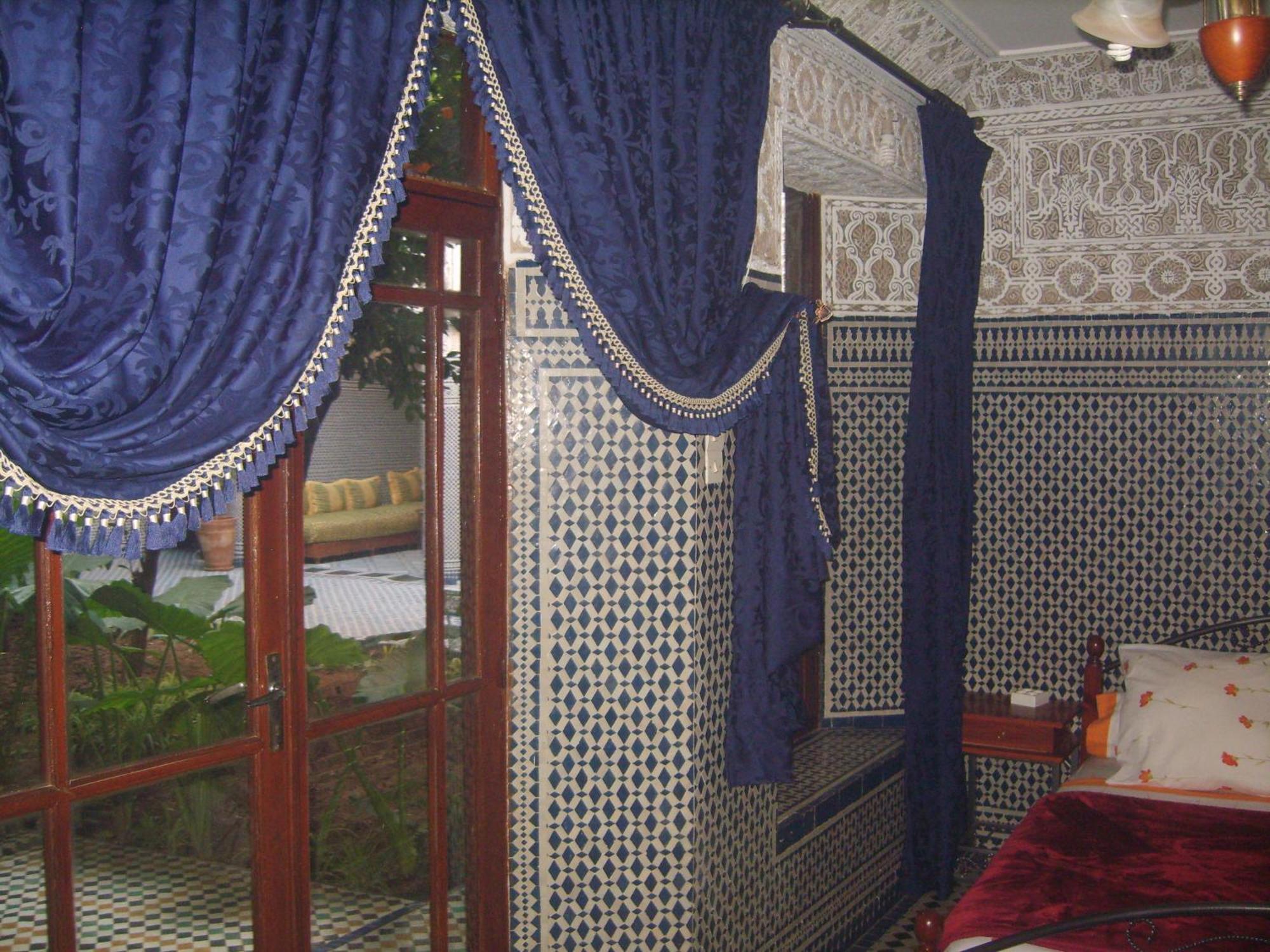 Riad Les Chrifis Navette Aeroport 24 Sur 24 Fez Camera foto